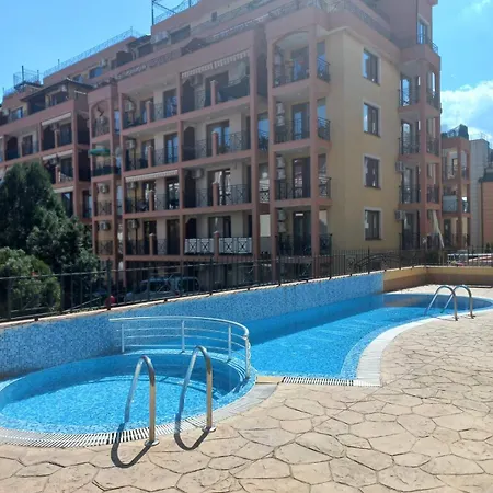 Cozy 150m From The Апартамент Свети Влас