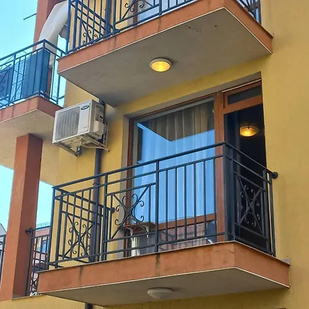 Cozy 150m From The * Свети Влас