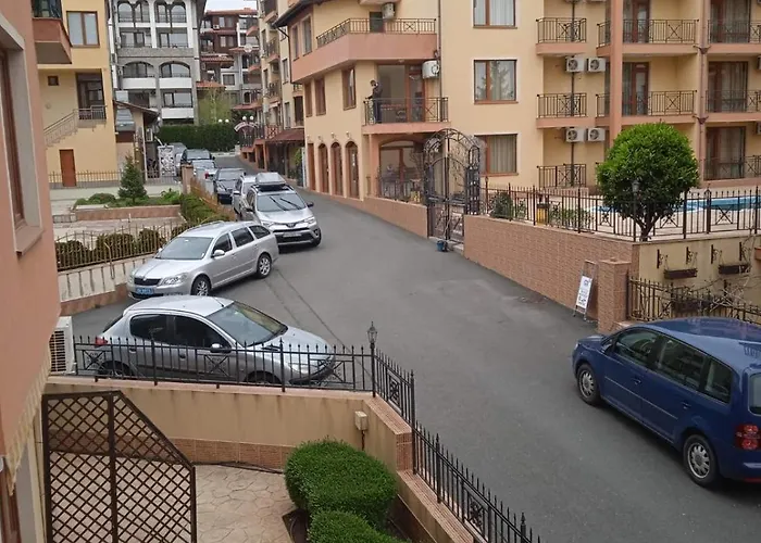 Cozy 150m From The Апартамент Свети Влас