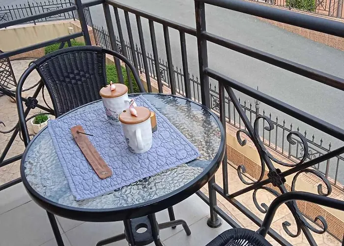 Cozy 150m From The Апартамент *