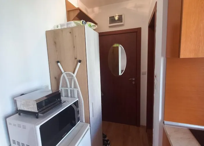 Cozy 150m From The * Свети Влас