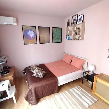 Cozy 150m From The Apartament *