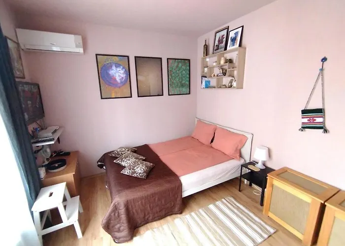 Cozy 150m From The Apartament *